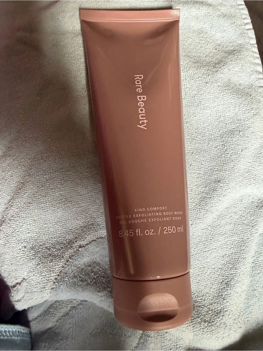 Rare Beauty Find Comfort Gentle Exfoliating Body Wash - Dusty Rose